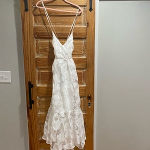 Lulu’s White Jacquard Organza Lace-Up Midi Dress, Medium